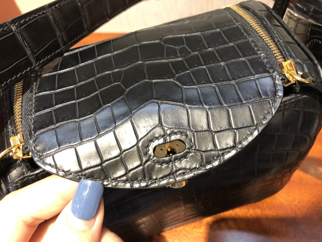 에르메스 미니 린디백 블랙 금장 악어가죽